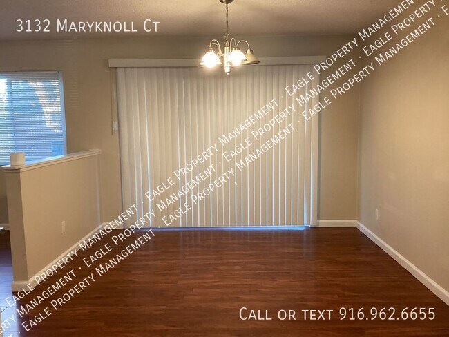 Building Photo - Cute two-story 3 bed/1.5 bath duplex