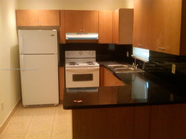 Foto del edificio - 835 SW 8th St