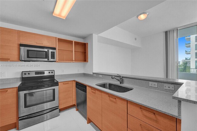 Foto del edificio - 350 NE 24th St