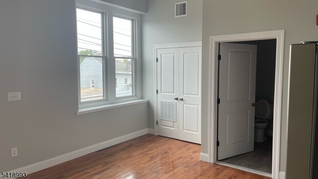 Building Photo - 38 Mill St