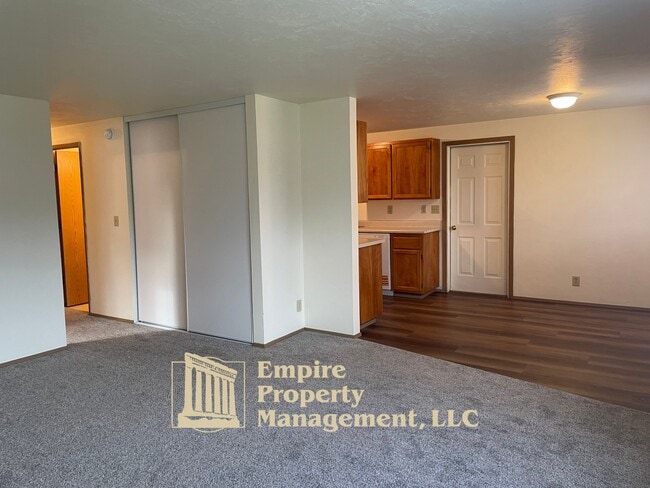 Building Photo - 3819 Dove Ln