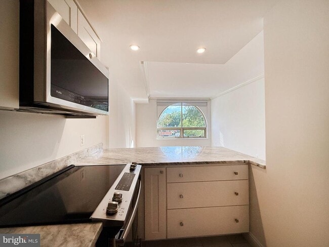 Foto del edificio - 2719 M St NW