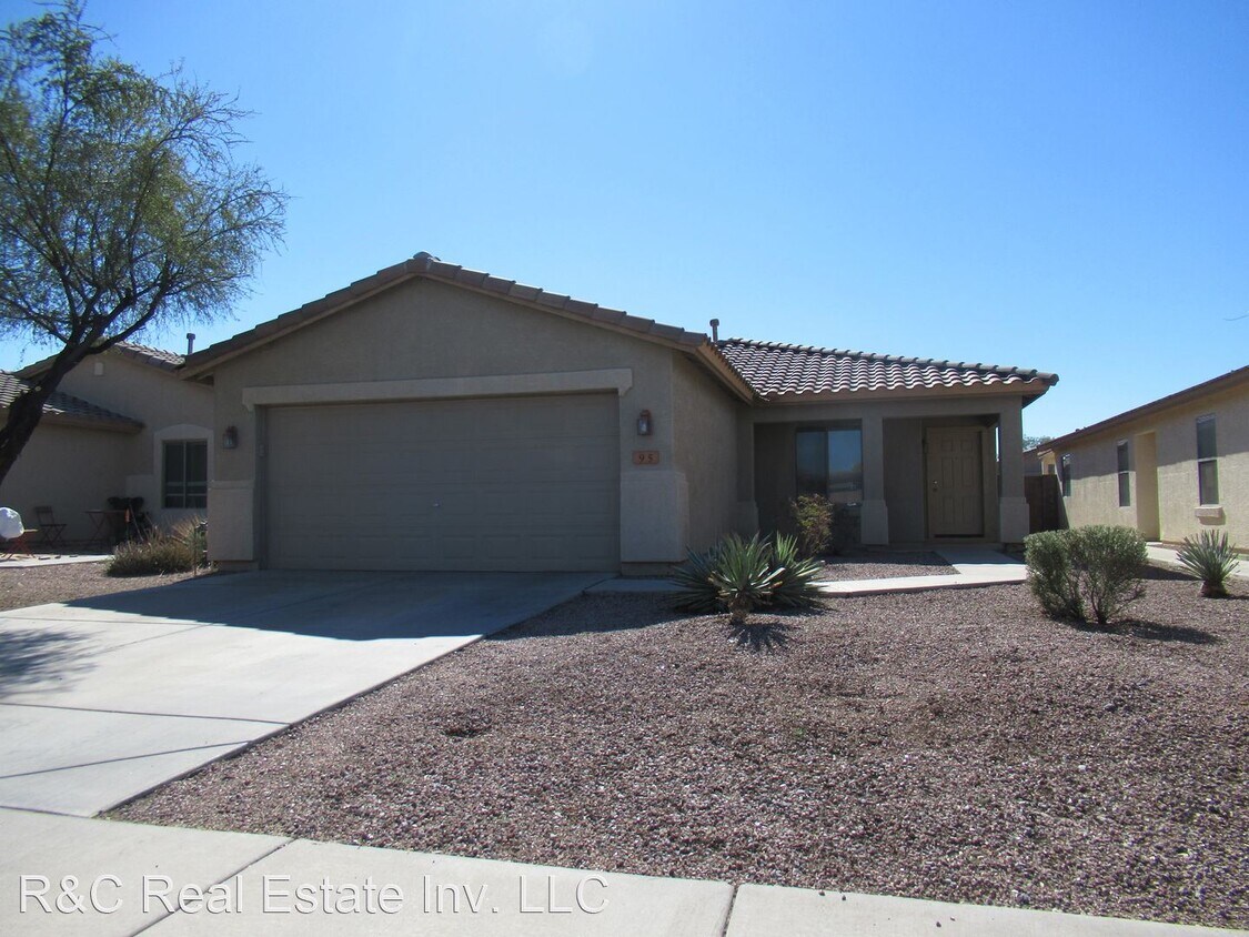 Primary Photo - 4 br, 2 bath House - 95 W. Santa Gertrudis...