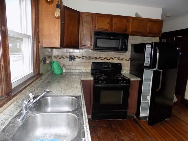 Building Photo - 111 Forbus St