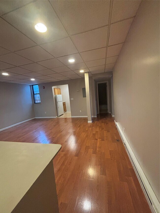 Building Photo - 24740 Jericho Tpke