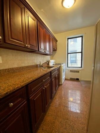 Foto del edificio - 715 St Marks Ave