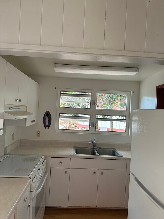 Building Photo - 709 Hualau Pl