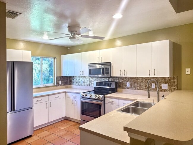 Building Photo - 2240 Safe Harbour Ct