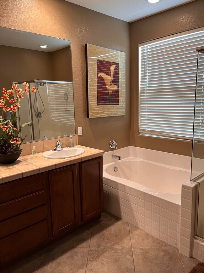 Foto del edificio - 1740 Greenfield Dr