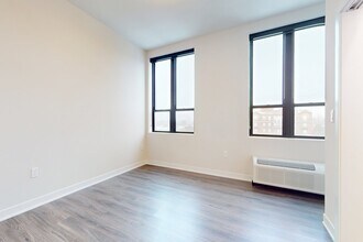 Interior Photo - Roxford at The Crosswalks