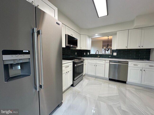 Foto del edificio - 14560 Woodgate Manor Cir