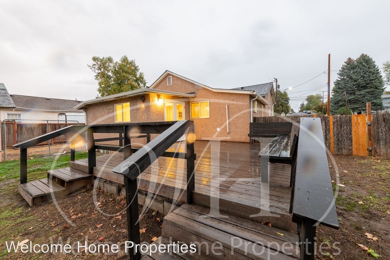 Primary Photo - 2 br, 1 bath House - 428 SE Date Ave