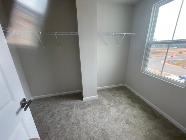 Foto del edificio - 1152 Robins Nest Dr