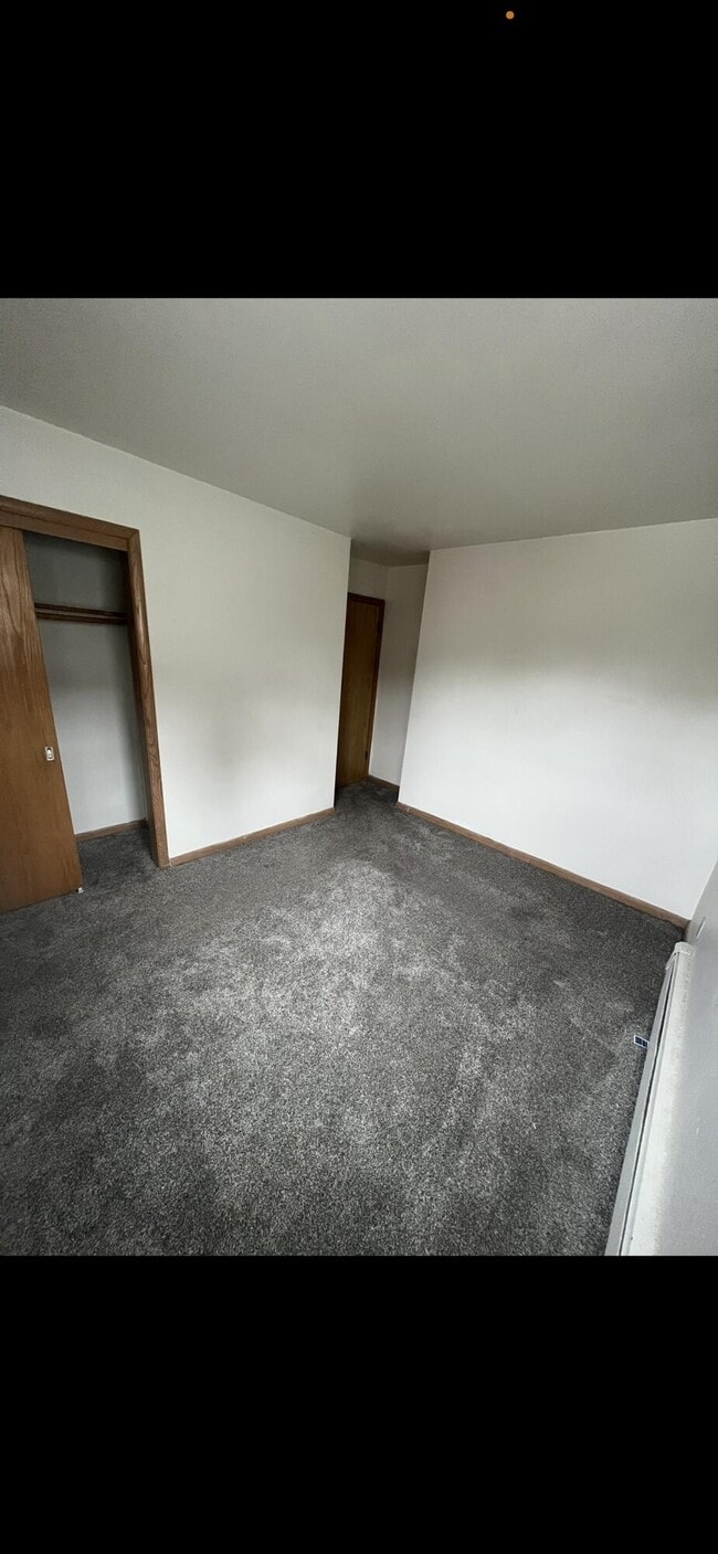 Building Photo - 1571 S 76th St