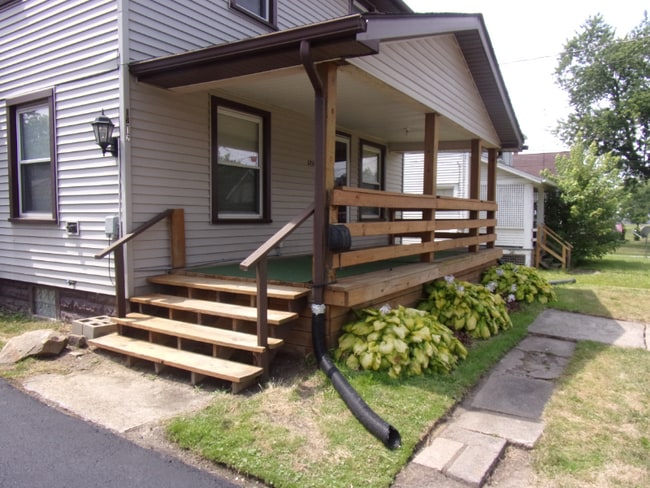 Building Photo - 1216 Edgewood St NE