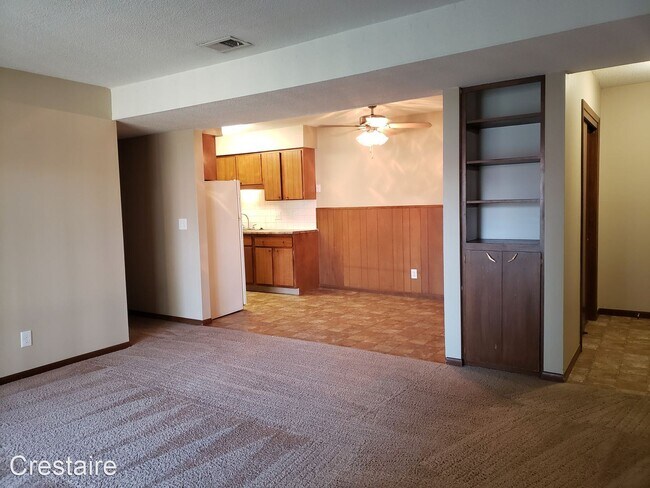 Building Photo - 1511 Thomas Dr