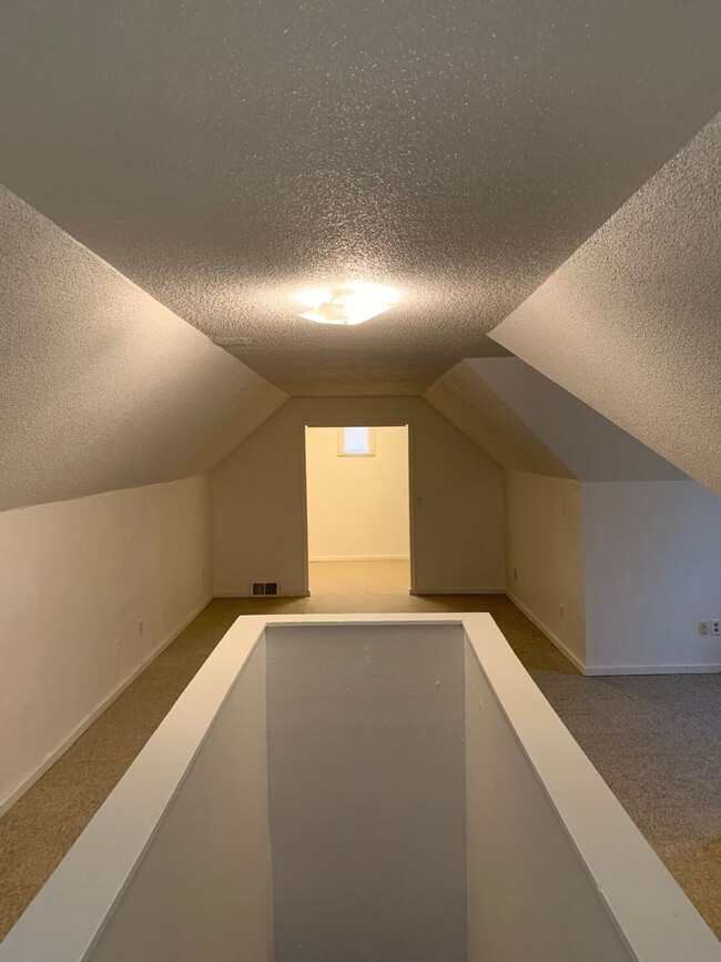 Building Photo - Beautiful 6 bedroom house in Minneapolis!!