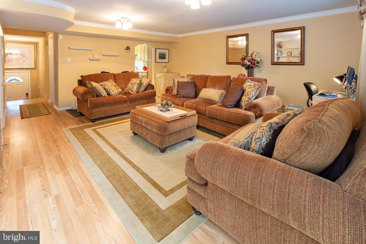 2605 Windbreak Dr, Alexandria, VA 22306 Townhouse for Rent in Alexandria, VA