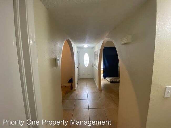 Building Photo - 2 br, 2 bath House - 10712 Ivanhoe
