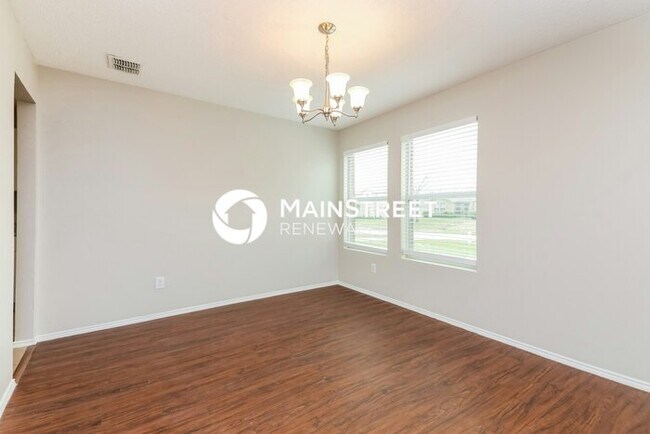 Foto del edificio - 4 Bedroom Pet-Friendly Home in Rockwall, TX with Main Street Renewal