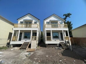 Building Photo - 611 E 39th St