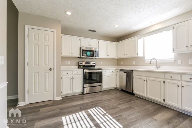 Building Photo - 308 Pine Ridge Ln