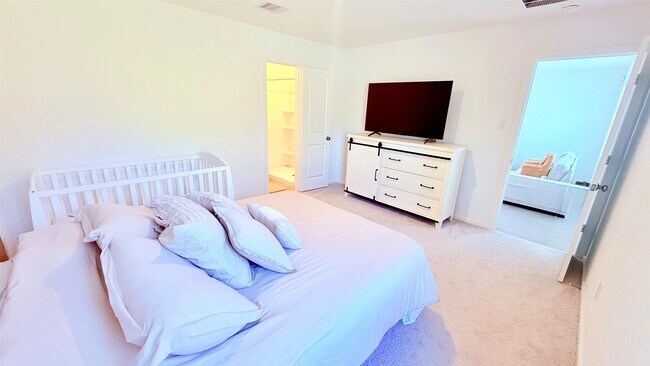 Foto del edificio - 3113 Courtney Flower Dr