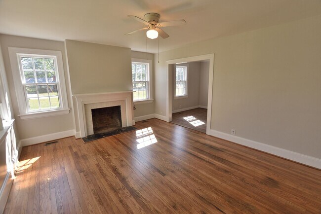 Foto del edificio - 816 S. Winstead Avenue