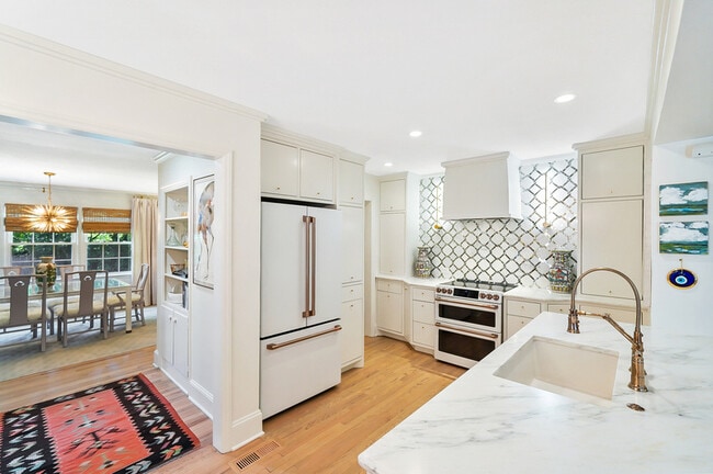 Photo - 614 Ellsworth Rd House