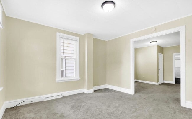 Foto del edificio - Bright 4 Bedroom, 1.5 Bath Home in Enola Pa!