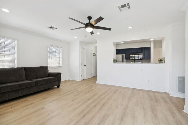 Foto del edificio - 4659 Dart St