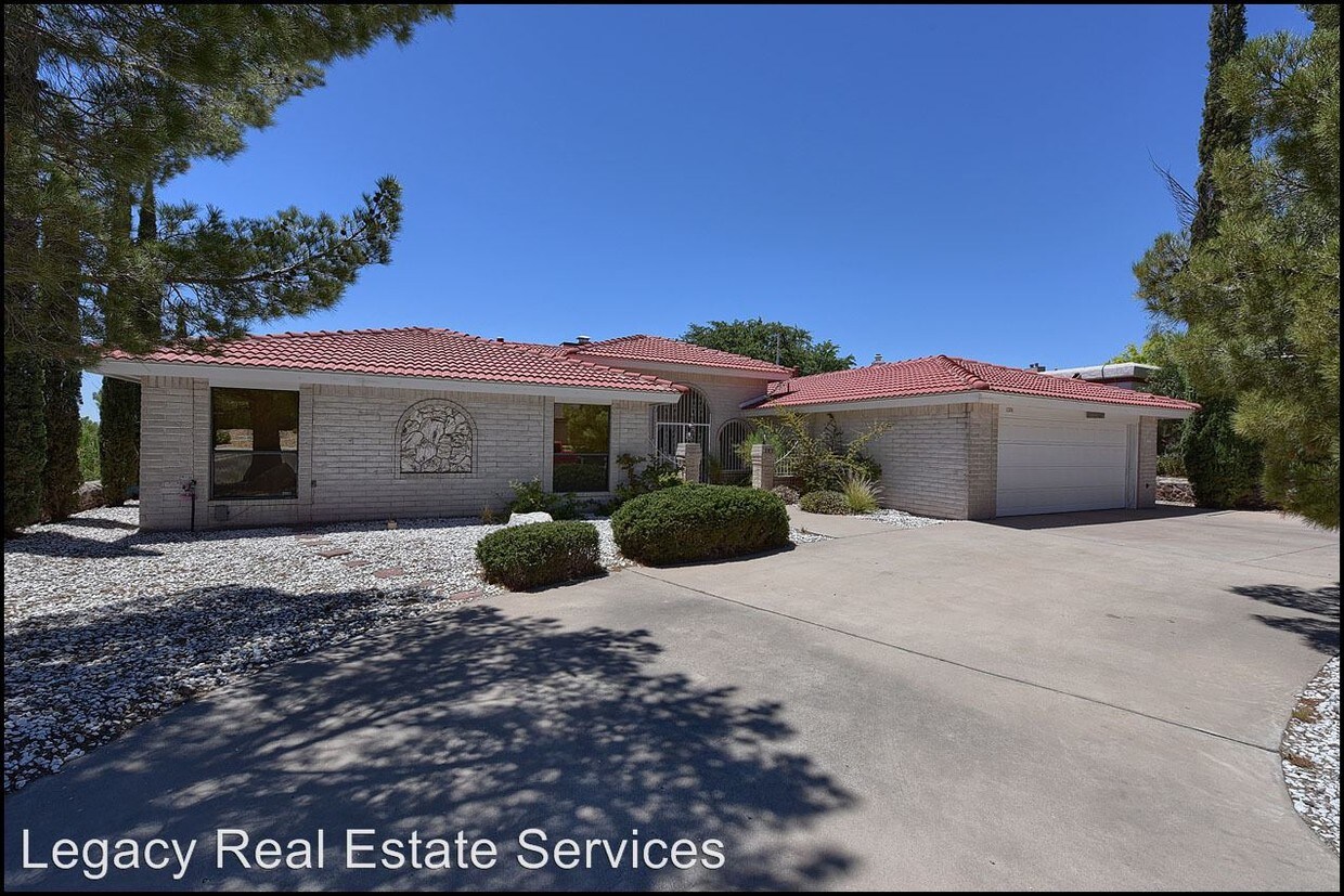 Primary Photo - 1201 Cerrito Bonito Ln