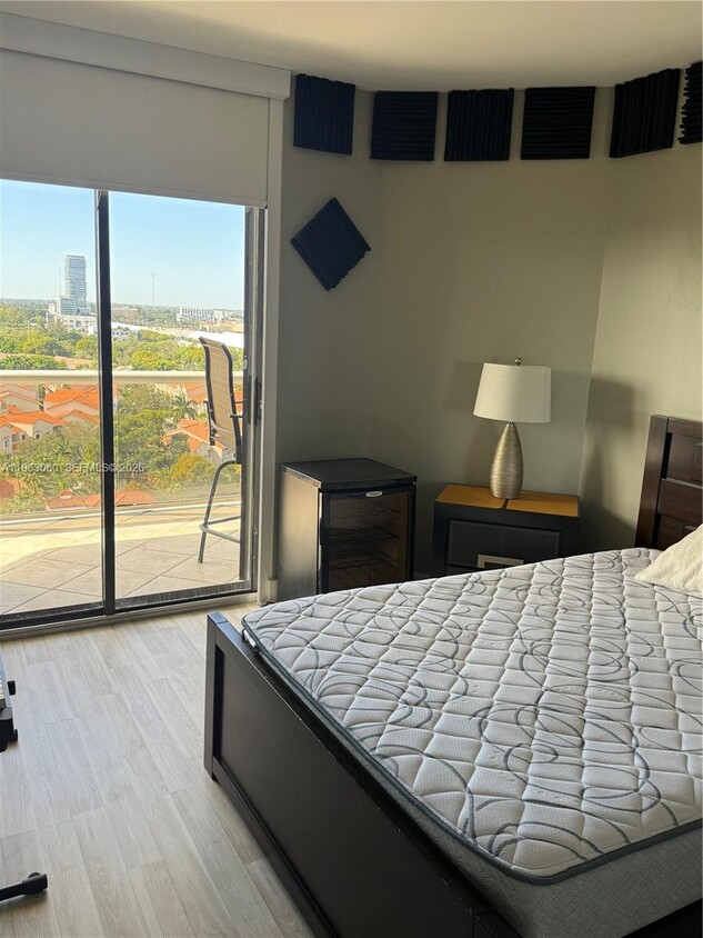 Building Photo - 3610 Yacht Club Dr