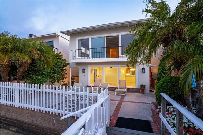 Building Photo - 914 E Balboa Blvd