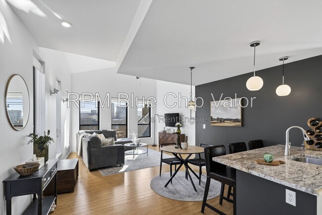 Building Photo - 432 Liberty Hl