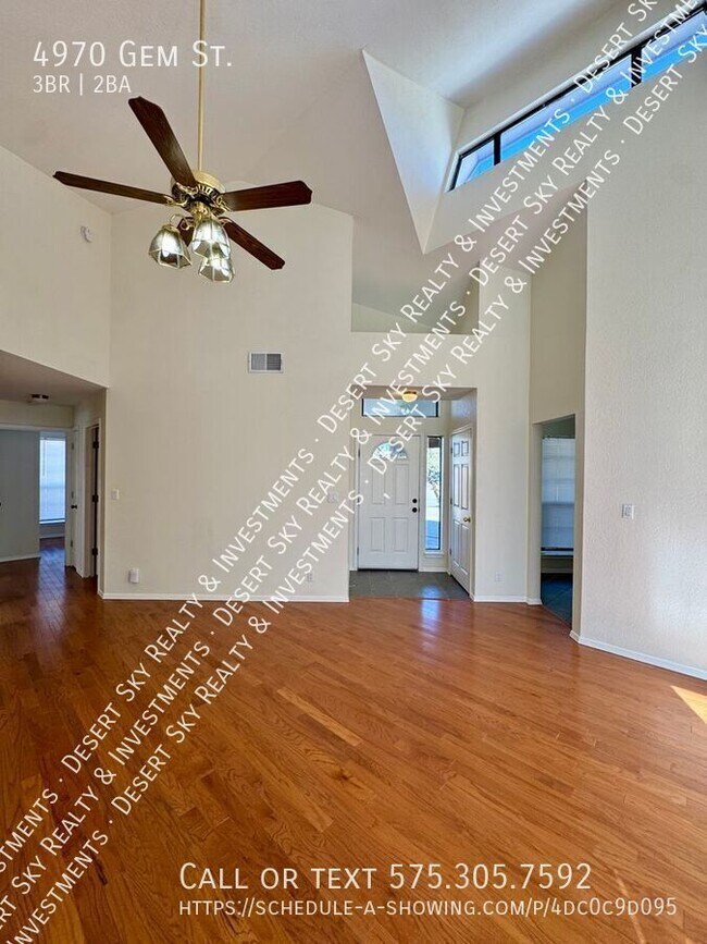 Foto del edificio - 4970 Gem St