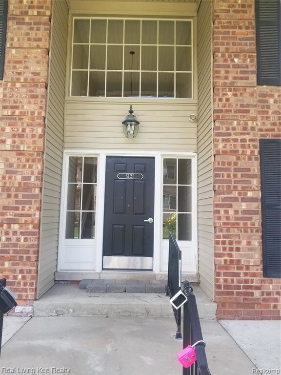 Foto del edificio - 6121 Orchard Lake Rd