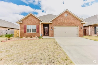 Building Photo - 1720 Brantley Dr