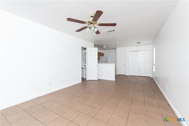Foto del edificio - 4207 Primrose Dr