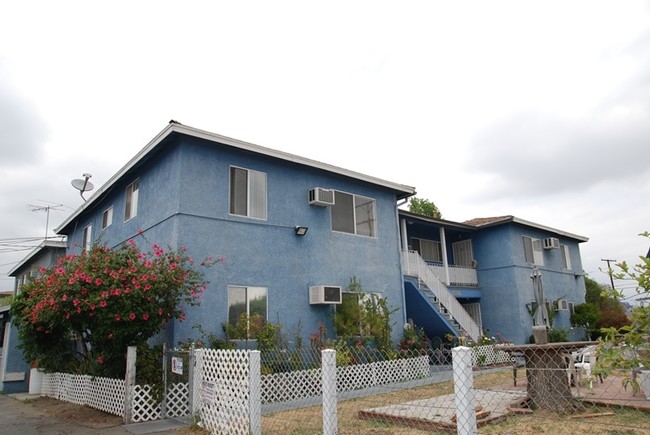 Building Photo - 13505 Saticoy St