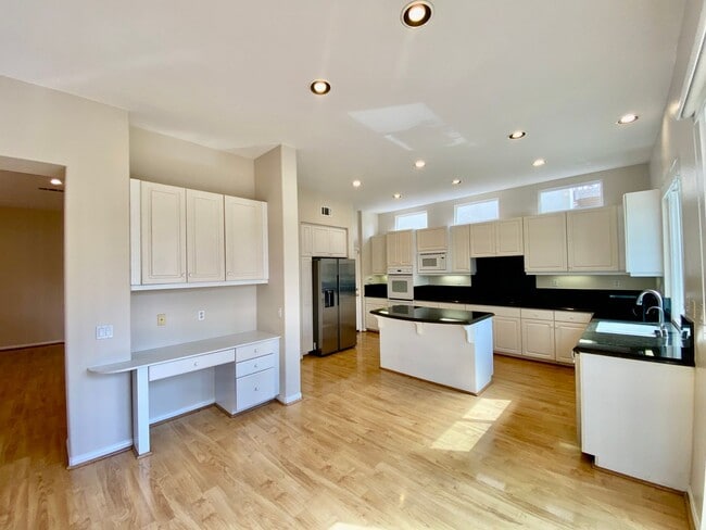 Foto del edificio - Solar Powered Gorgeous Carmel Valley Home!