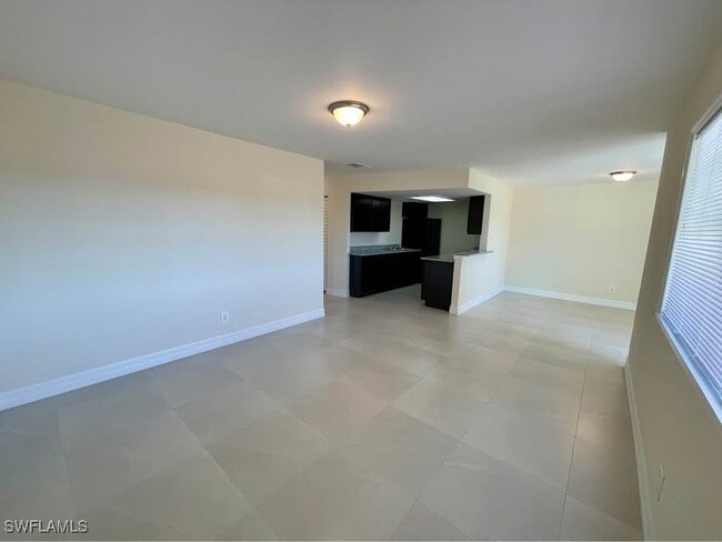 Building Photo - 4052 Bayshore Dr