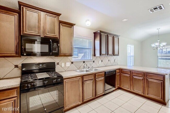 Building Photo - 3 br, 2 bath House - 2105 Thistle Ln UNIT