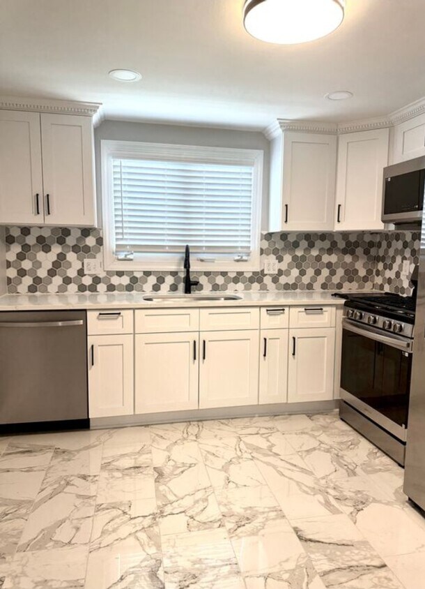 Foto principal - 1016 Middleborough Rd