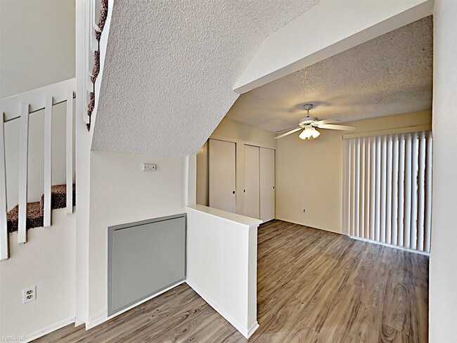 Building Photo - 837 Carro Dr