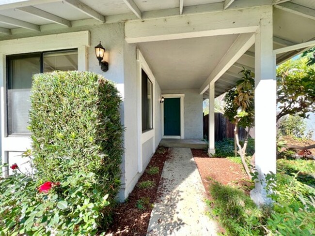 Foto del edificio - 4 Bedroom 2 Bathroom Single Level Napa Hom...