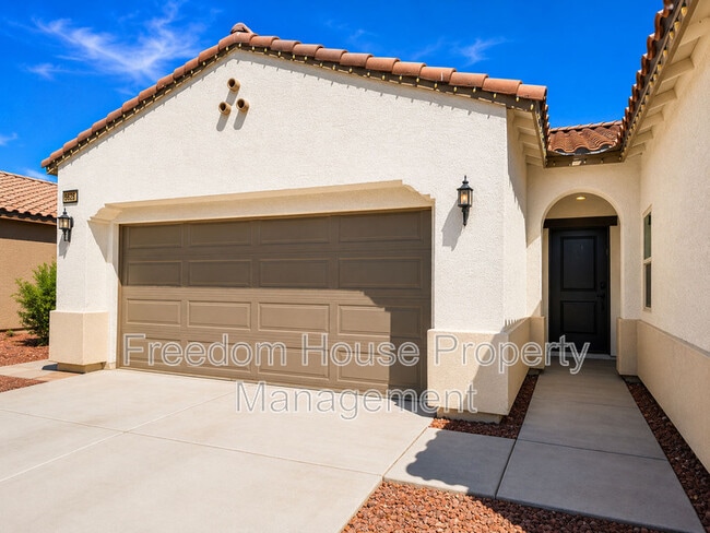 Building Photo - 5628 San Marco Dr
