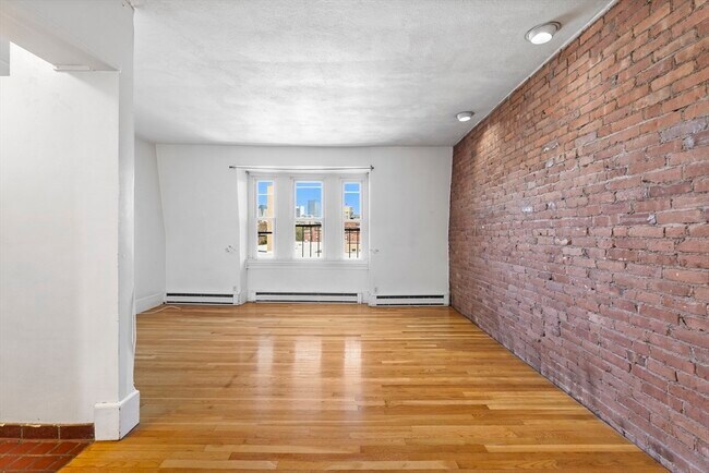 Building Photo - 36 Dartmouth St
