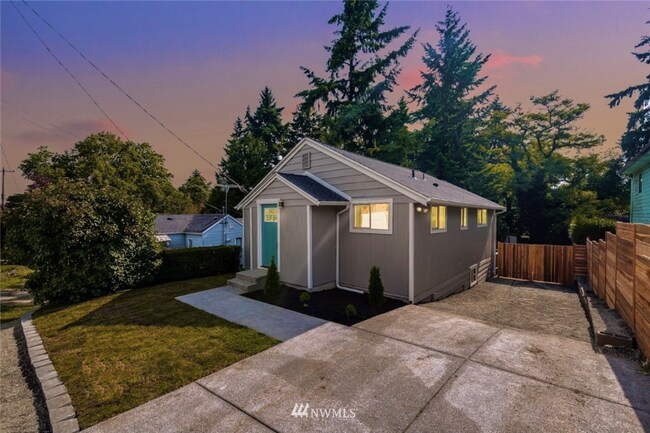 Building Photo - 13436 48th Pl S