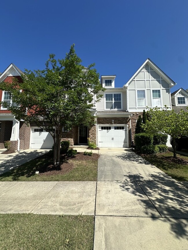 Building Photo - 4222 Vallonia Dr